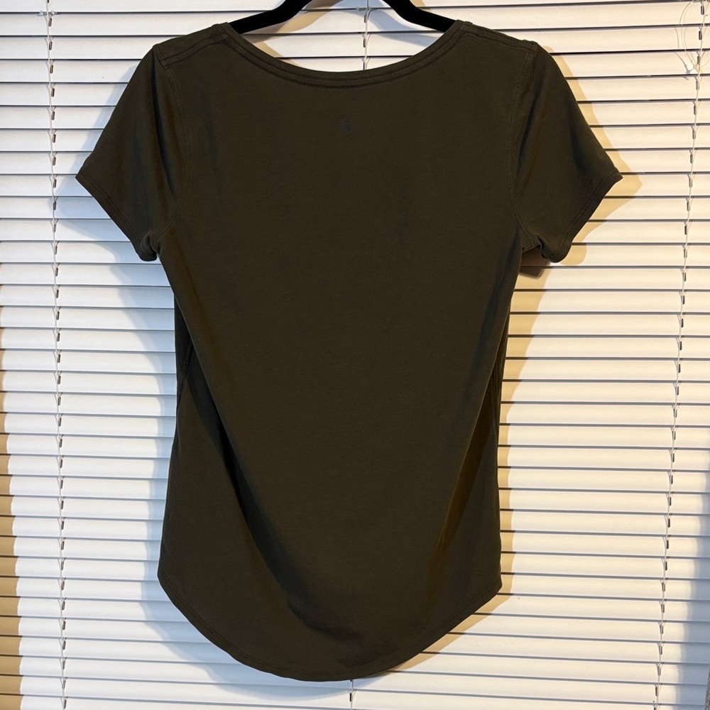 lululemon athletica Olive Short Sleeve Tee - Picture 2 of 3